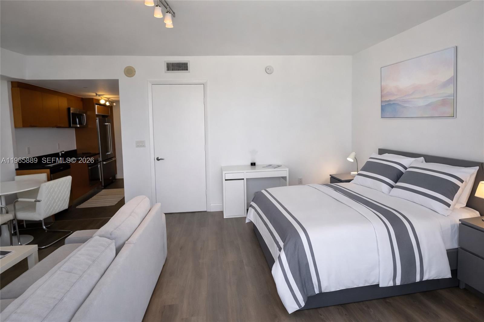 50 Biscayne Blvd #4209, Miami FL 33132