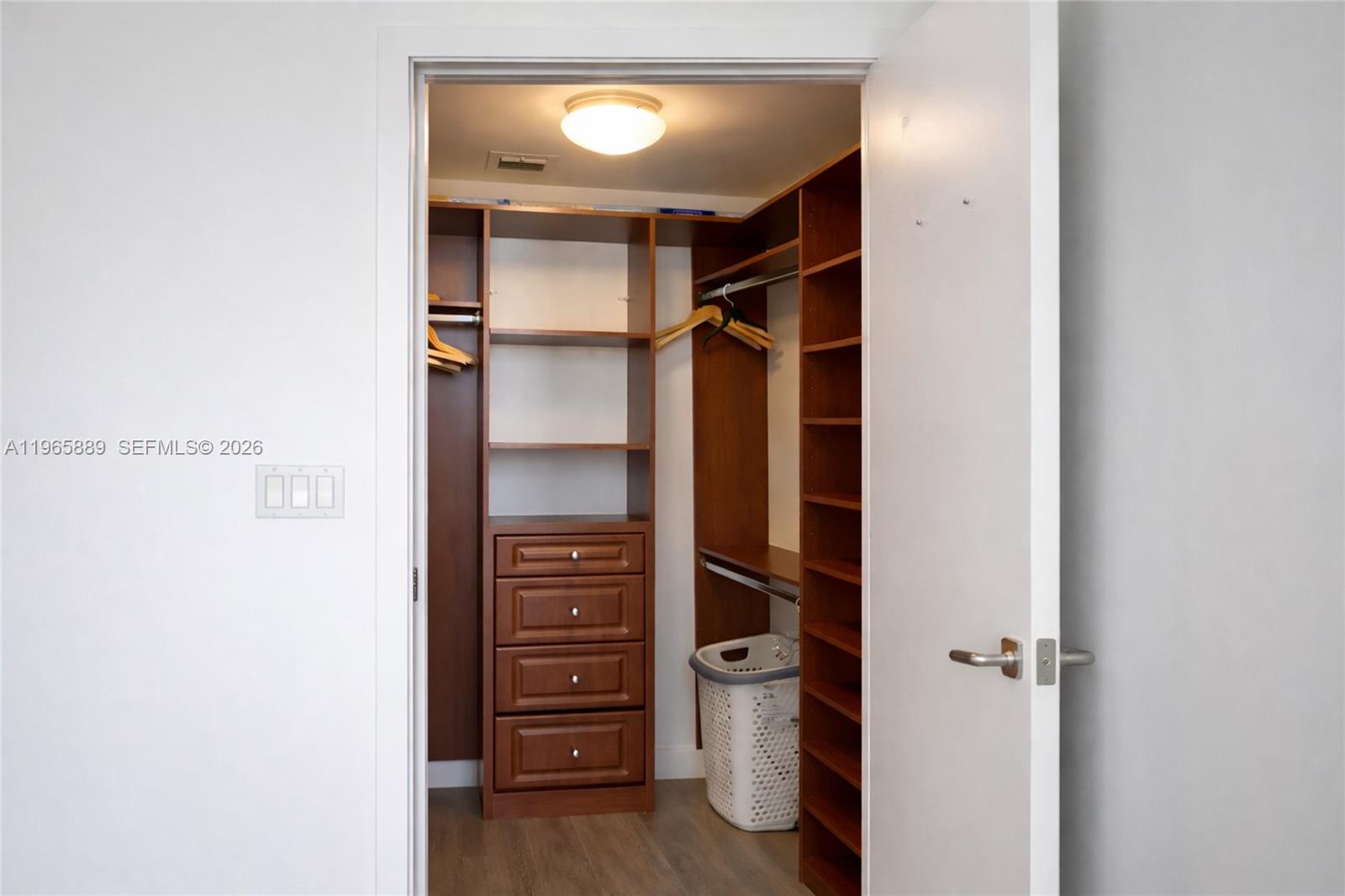50 Biscayne Blvd #4209, Miami FL 33132