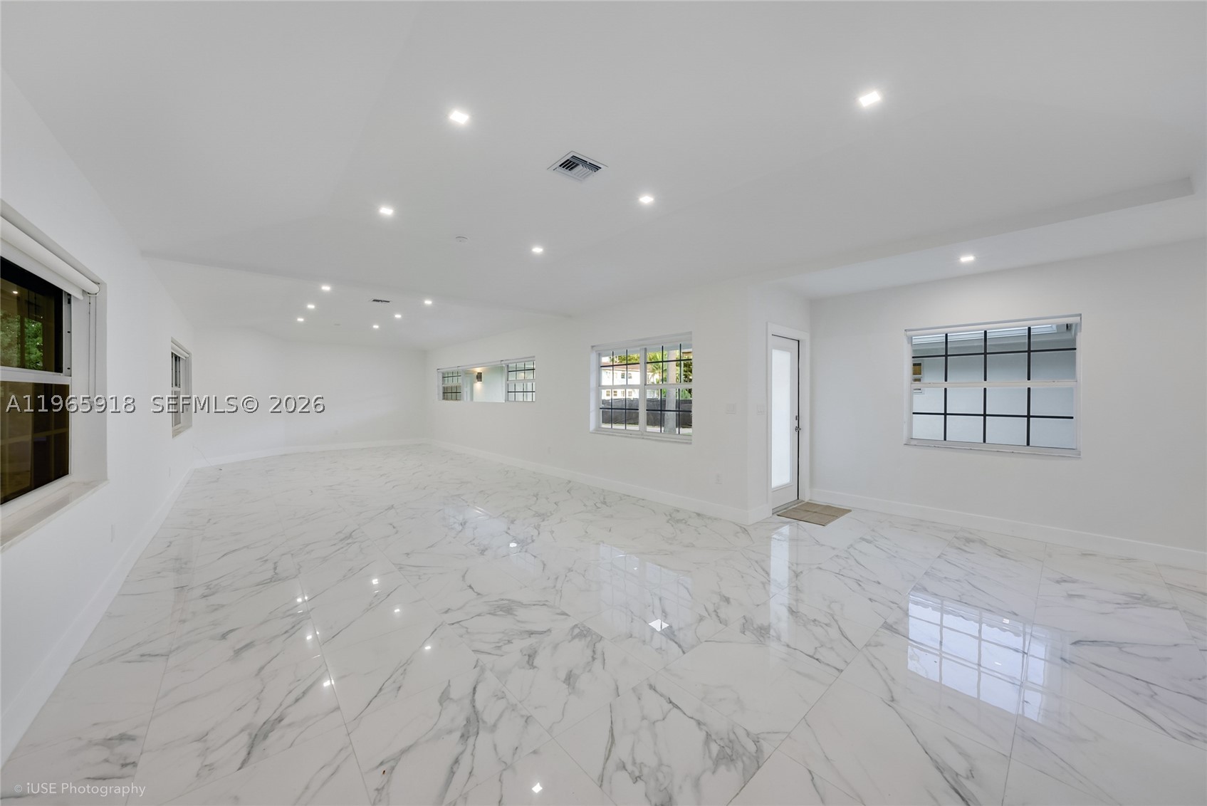 52 Camden Dr, Bal Harbour FL 33154