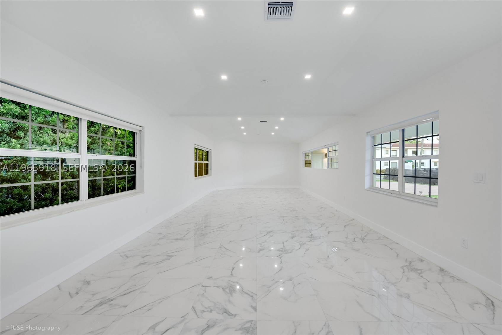 52 Camden Dr, Bal Harbour FL 33154