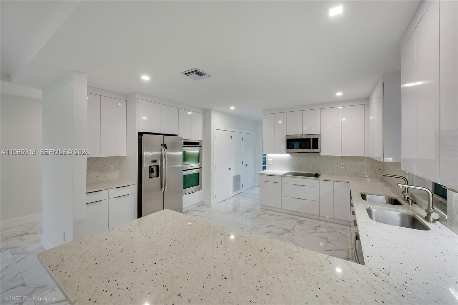 52 Camden Dr, Bal Harbour FL 33154