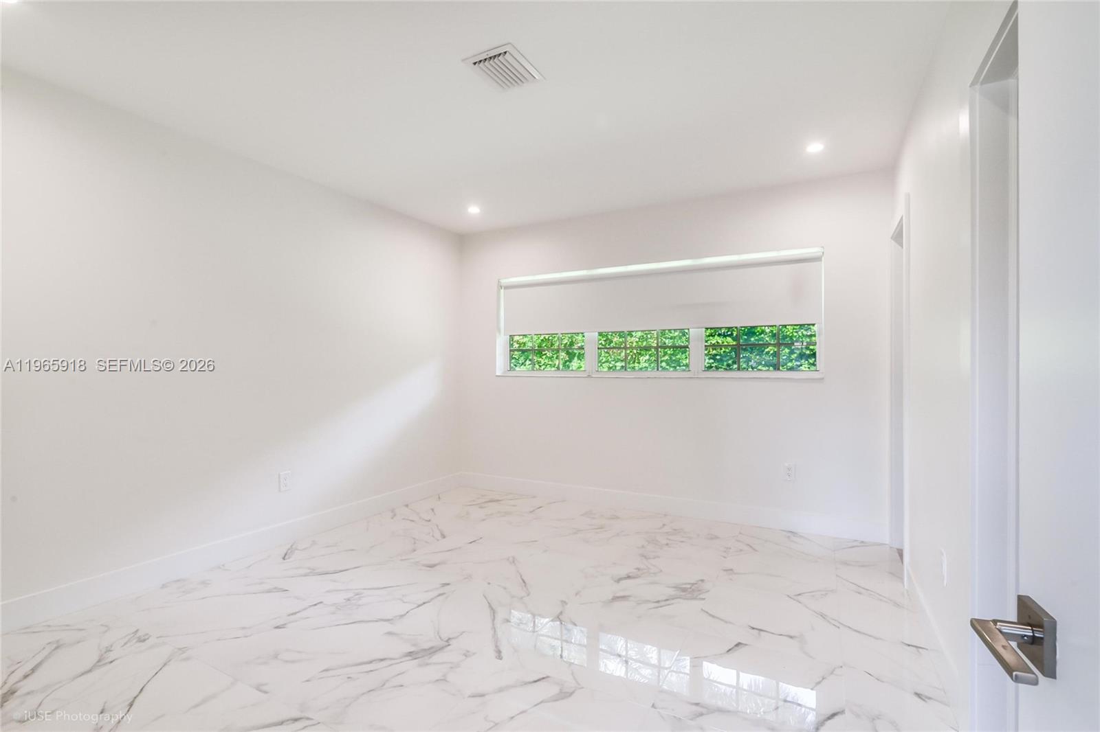 52 Camden Dr, Bal Harbour FL 33154