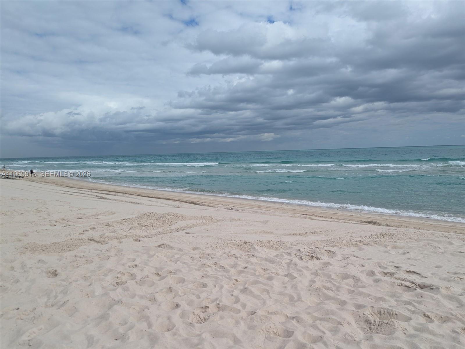52 Camden Dr, Bal Harbour FL 33154