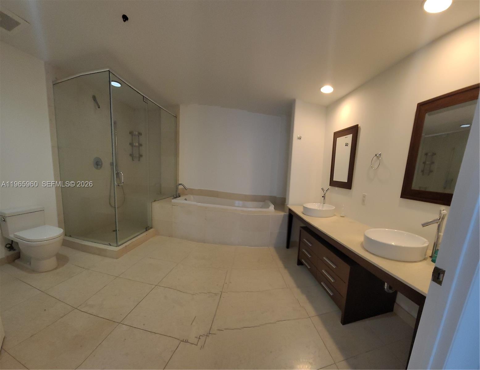 475 Brickell Ave #3709, Miami FL 33131