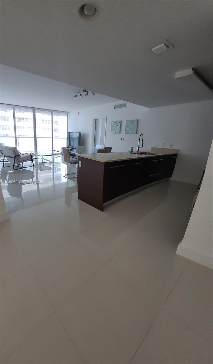 475 Brickell Ave #3709, Miami FL 33131