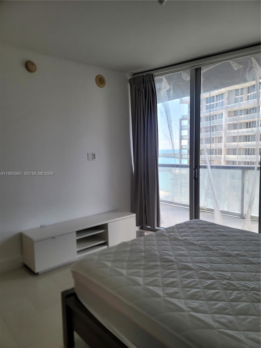 475 Brickell Ave #3709, Miami FL 33131