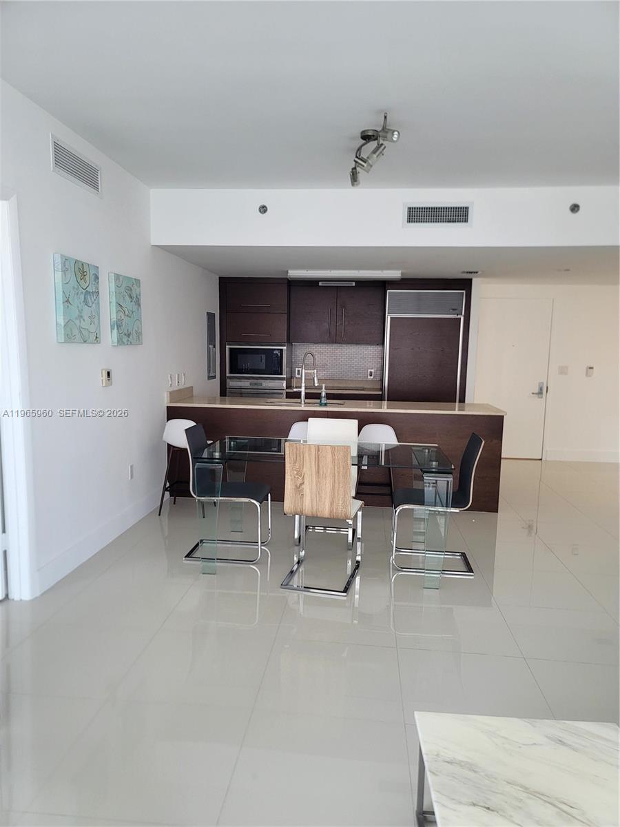 475 Brickell Ave #3709, Miami FL 33131