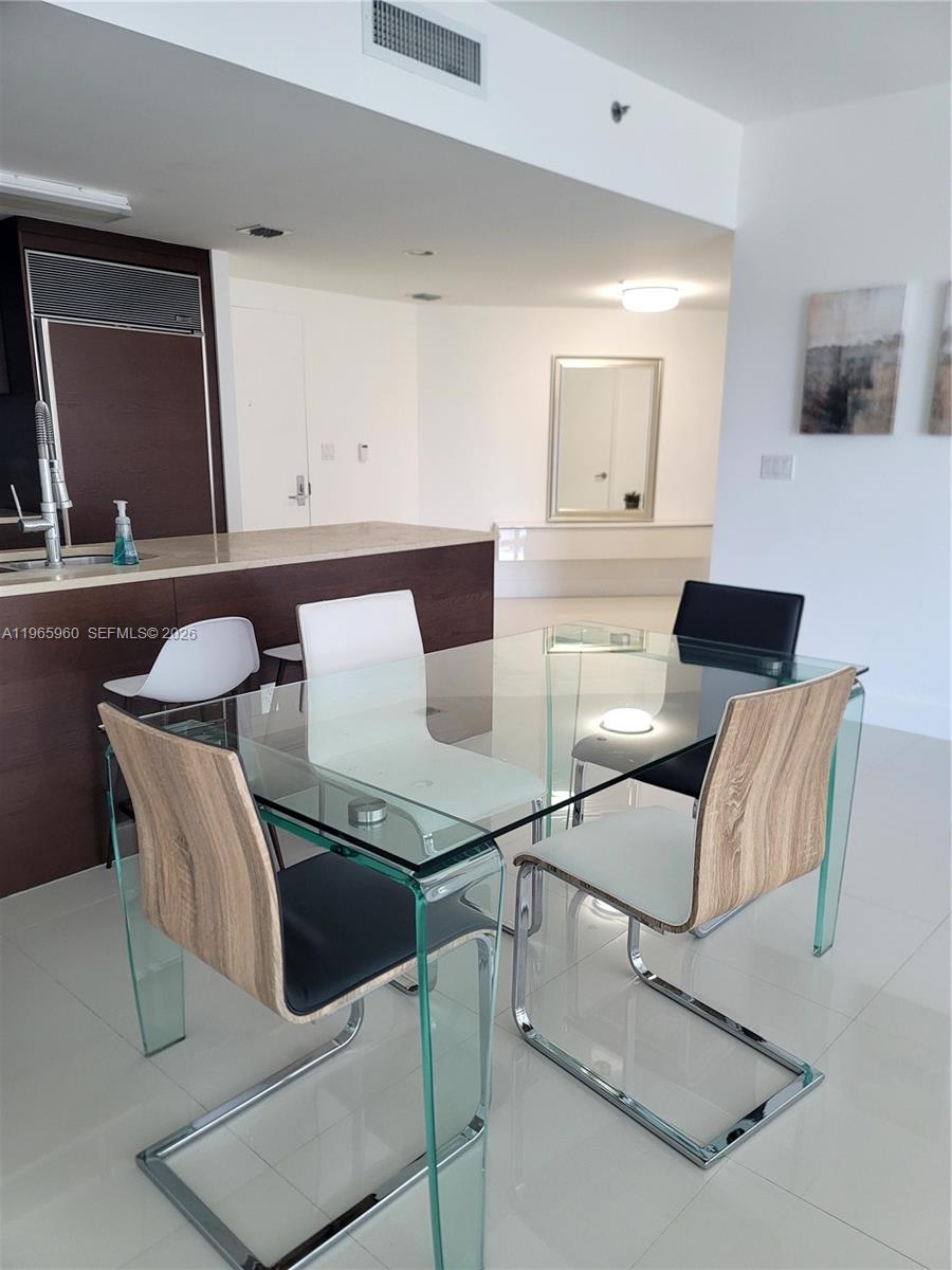 475 Brickell Ave #3709, Miami FL 33131