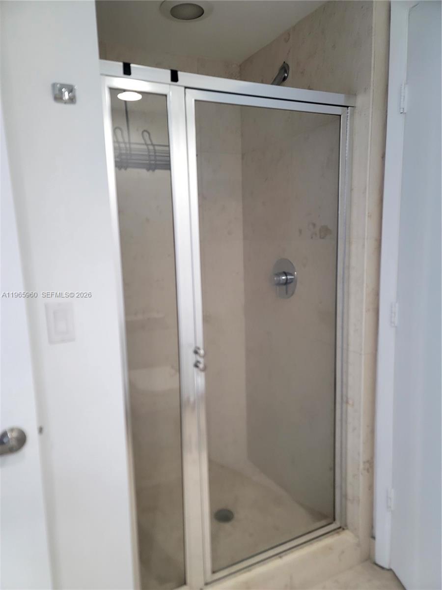 475 Brickell Ave #3709, Miami FL 33131