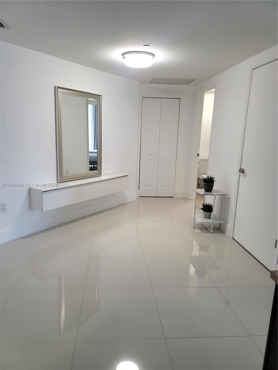 475 Brickell Ave #3709, Miami FL 33131