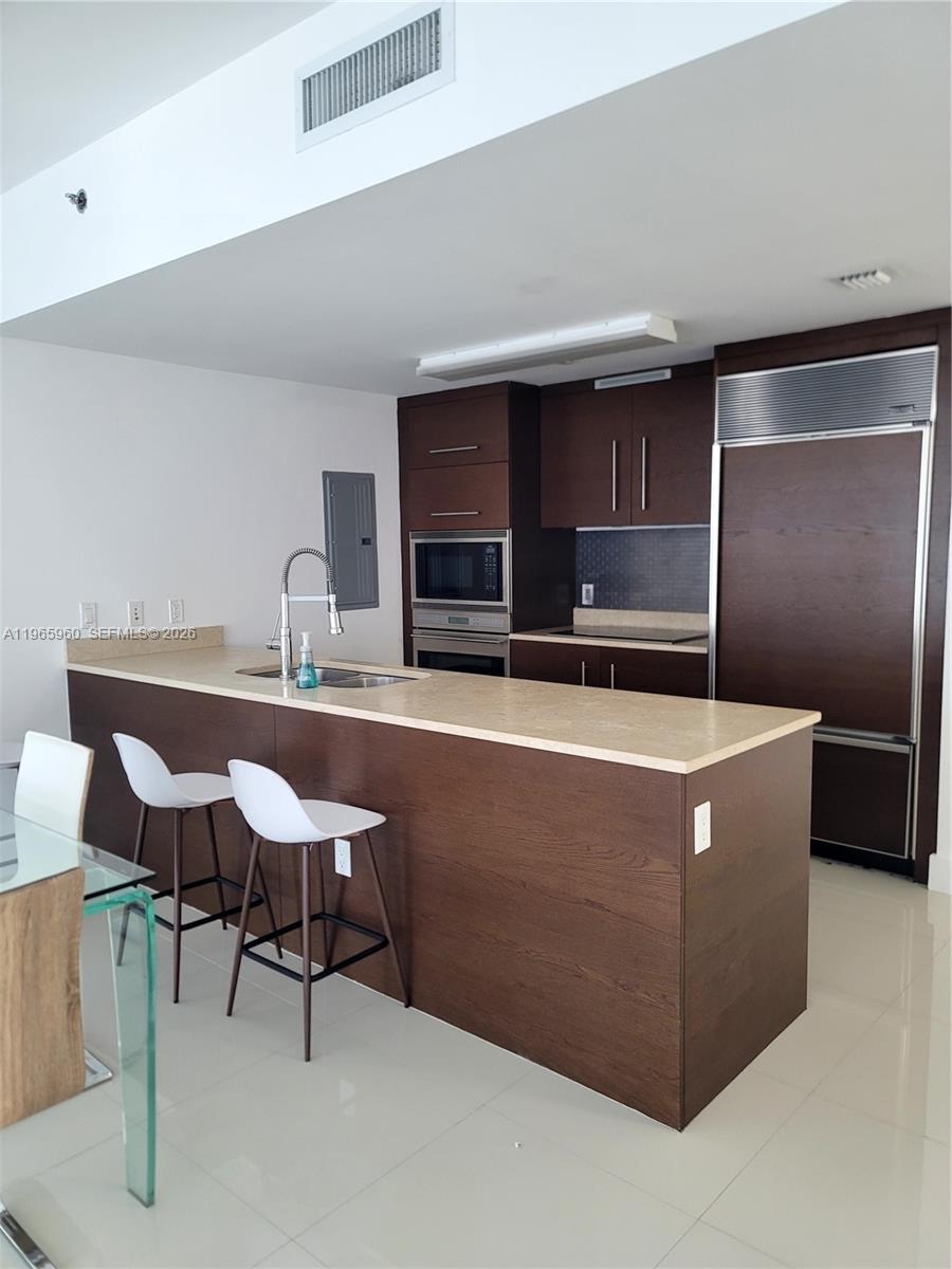 475 Brickell Ave #3709, Miami FL 33131