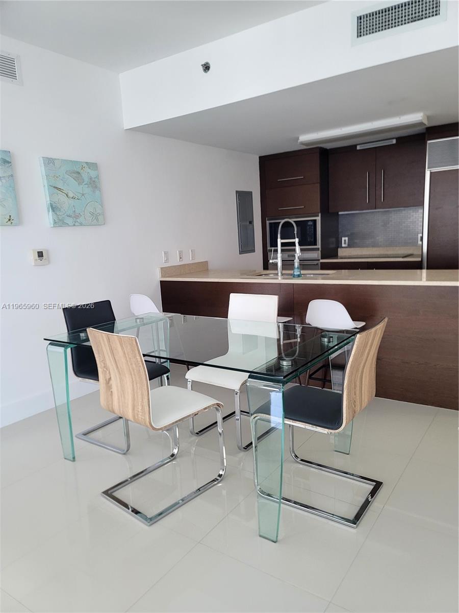 475 Brickell Ave #3709, Miami FL 33131