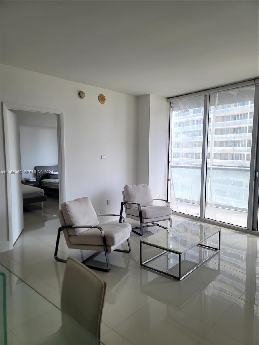 475 Brickell Ave #3709, Miami FL 33131