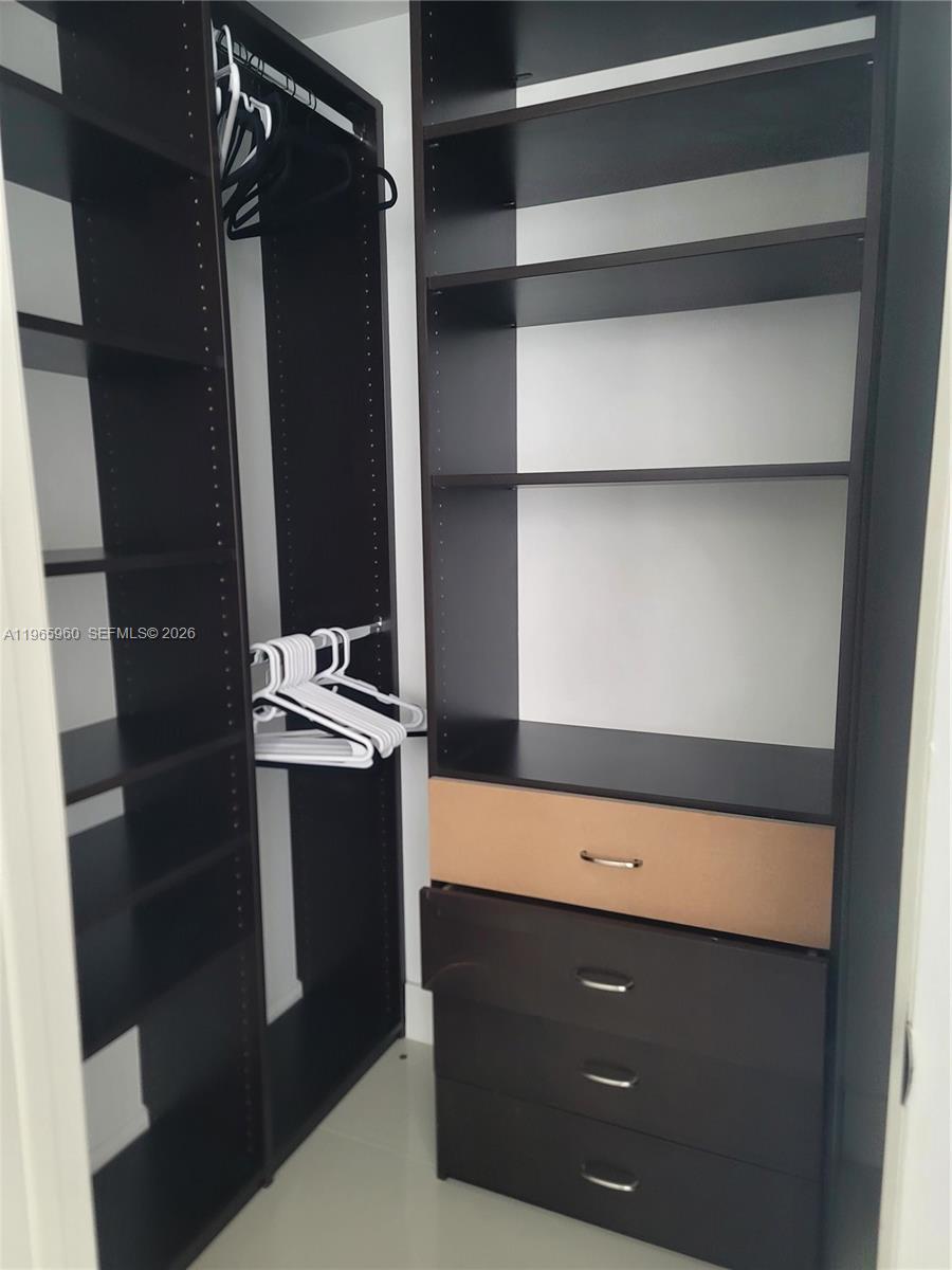 475 Brickell Ave #3709, Miami FL 33131
