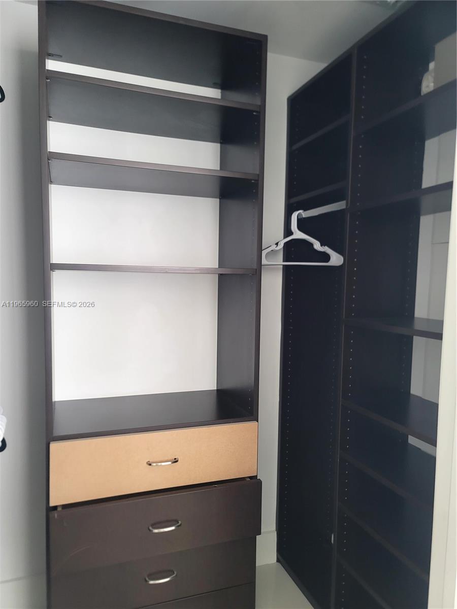 475 Brickell Ave #3709, Miami FL 33131