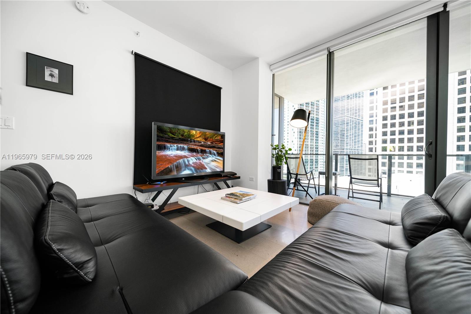 68 SE 6th St #1201, Miami FL 33131
