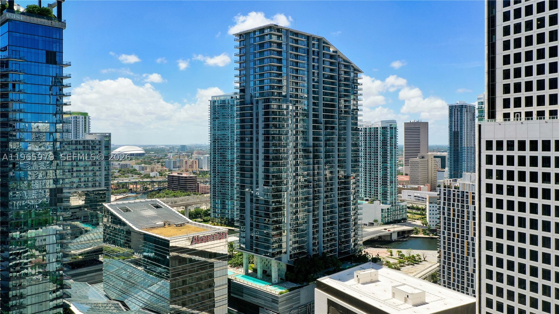 68 SE 6th St #1201, Miami FL 33131