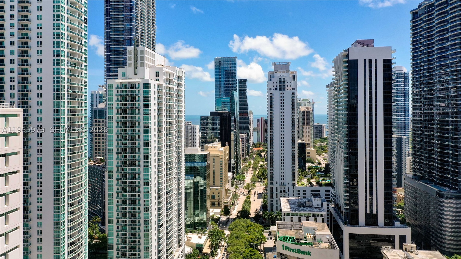 68 SE 6th St #1201, Miami FL 33131