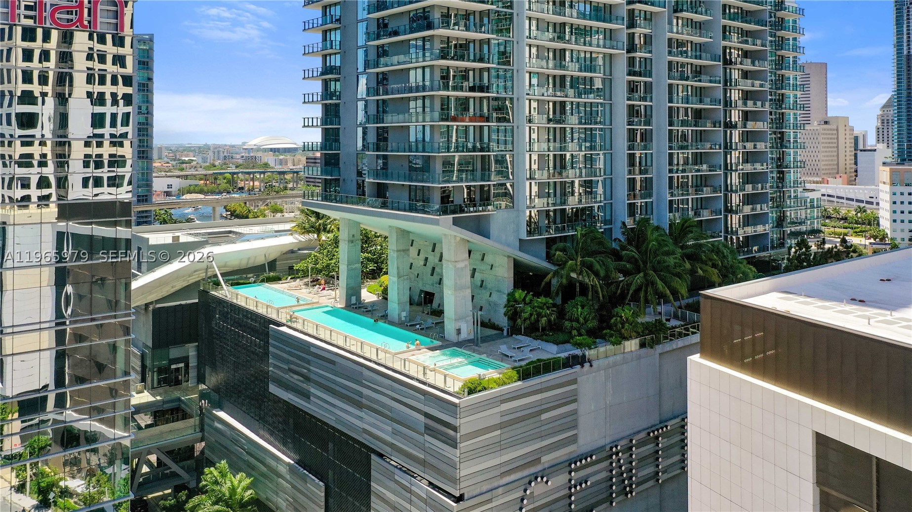 68 SE 6th St #1201, Miami FL 33131