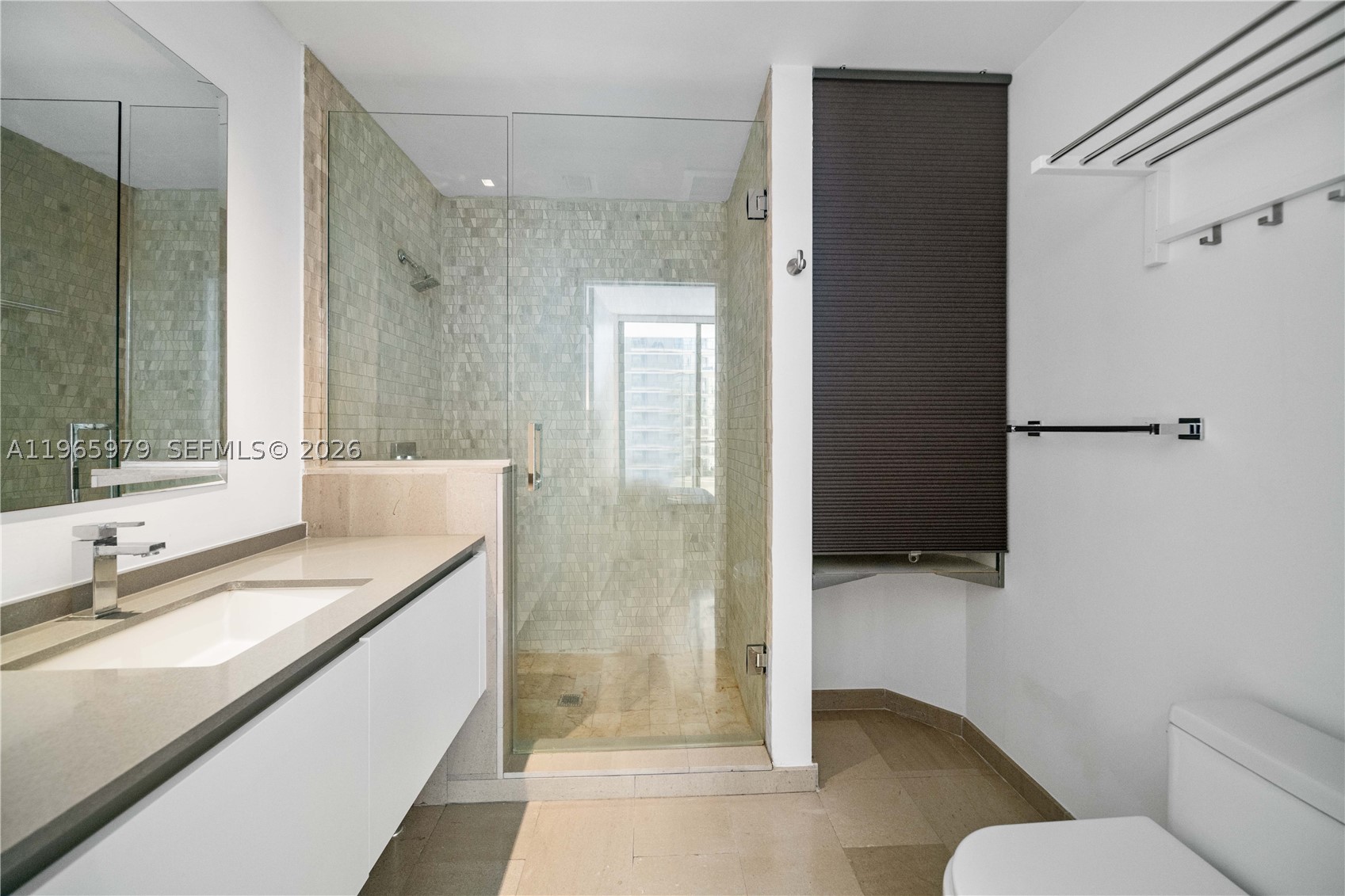68 SE 6th St #1201, Miami FL 33131