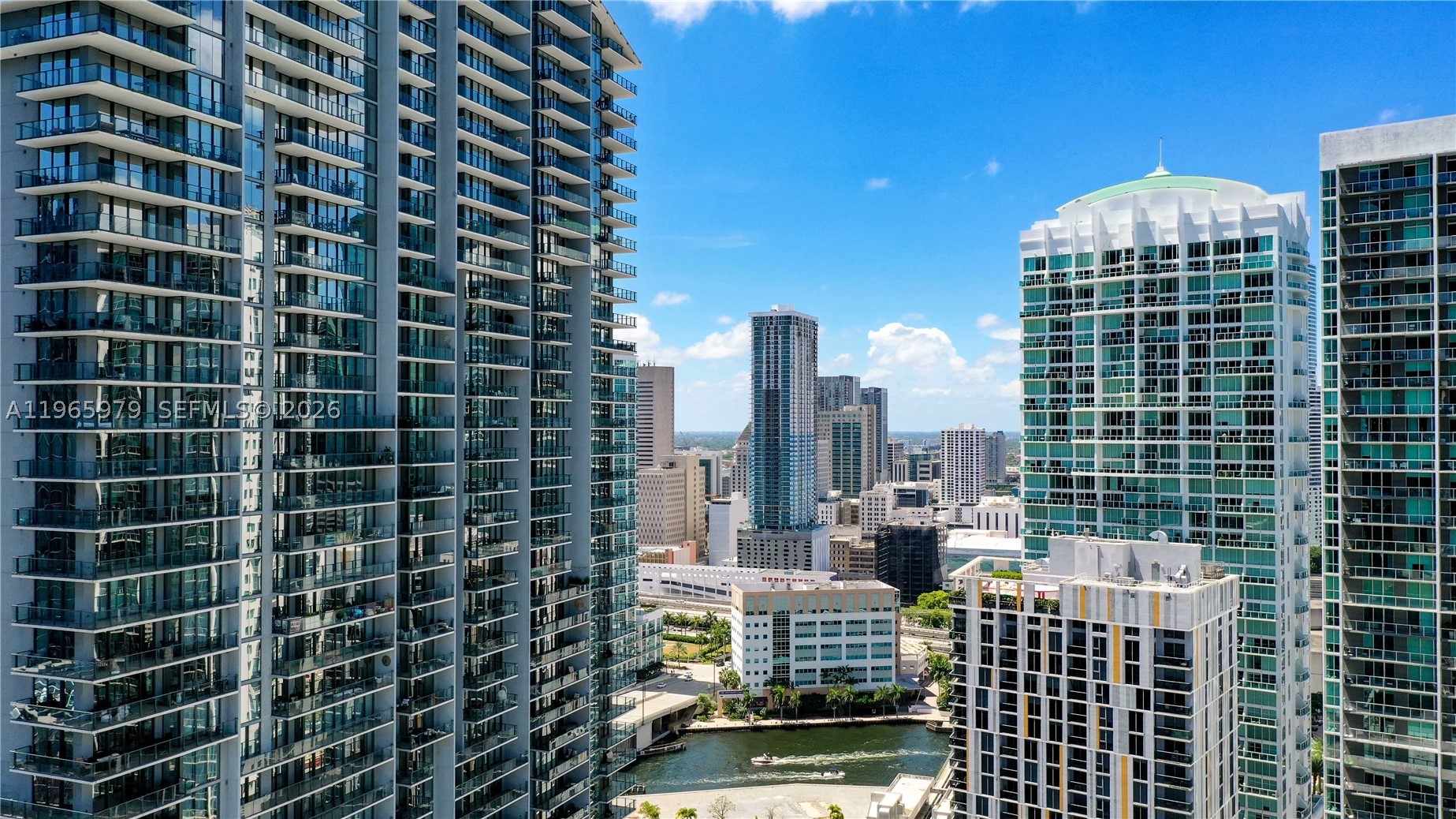 68 SE 6th St #1201, Miami FL 33131
