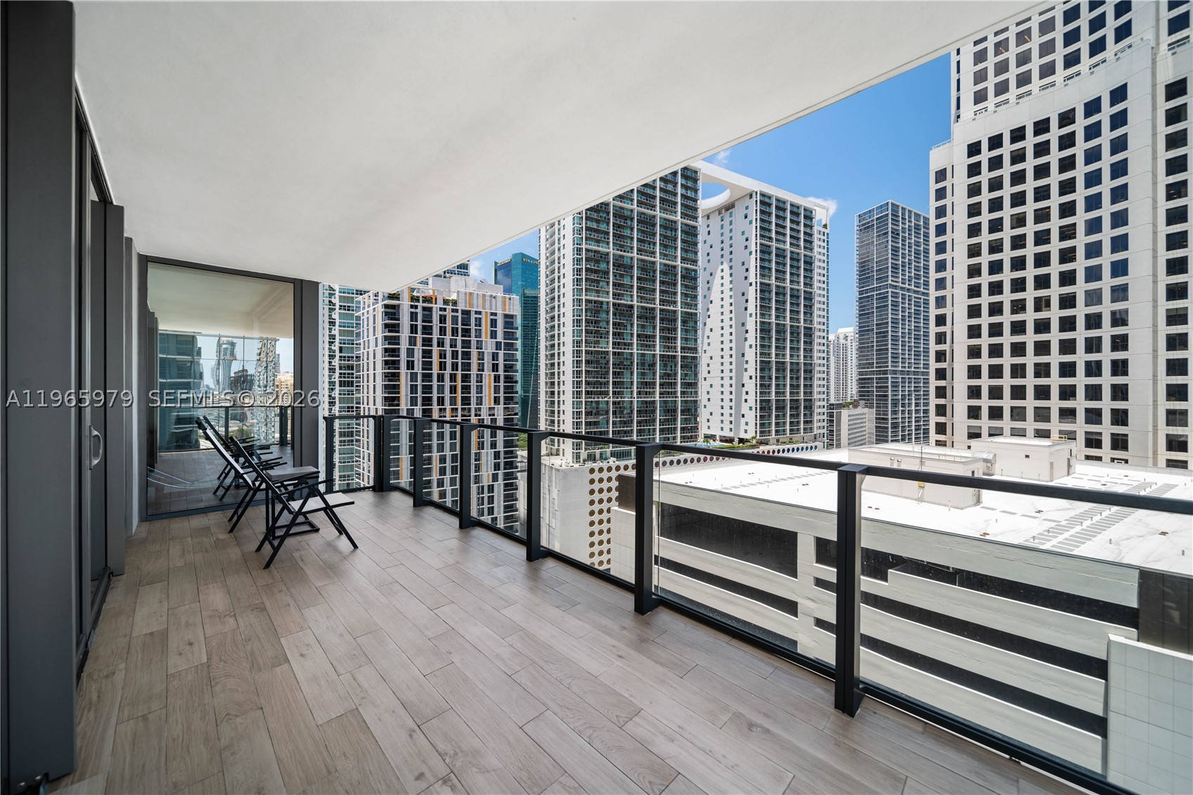 68 SE 6th St #1201, Miami FL 33131