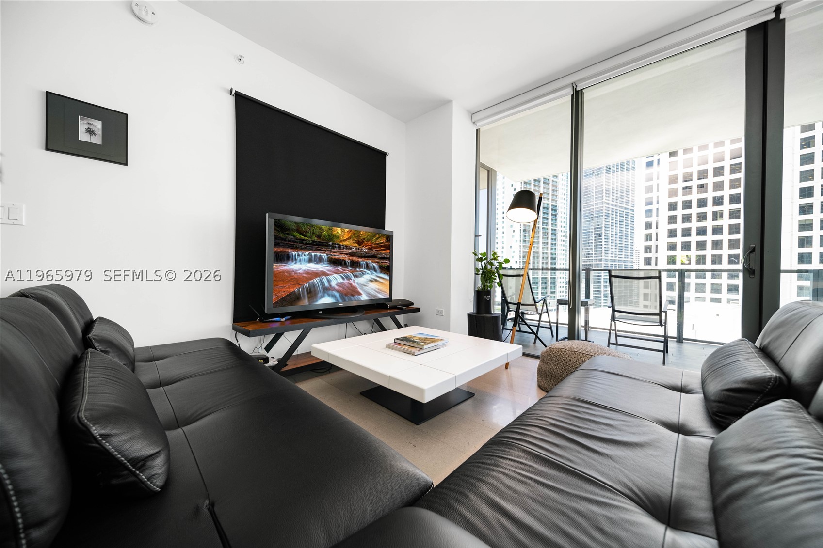 68 SE 6th St #1201, Miami FL 33131