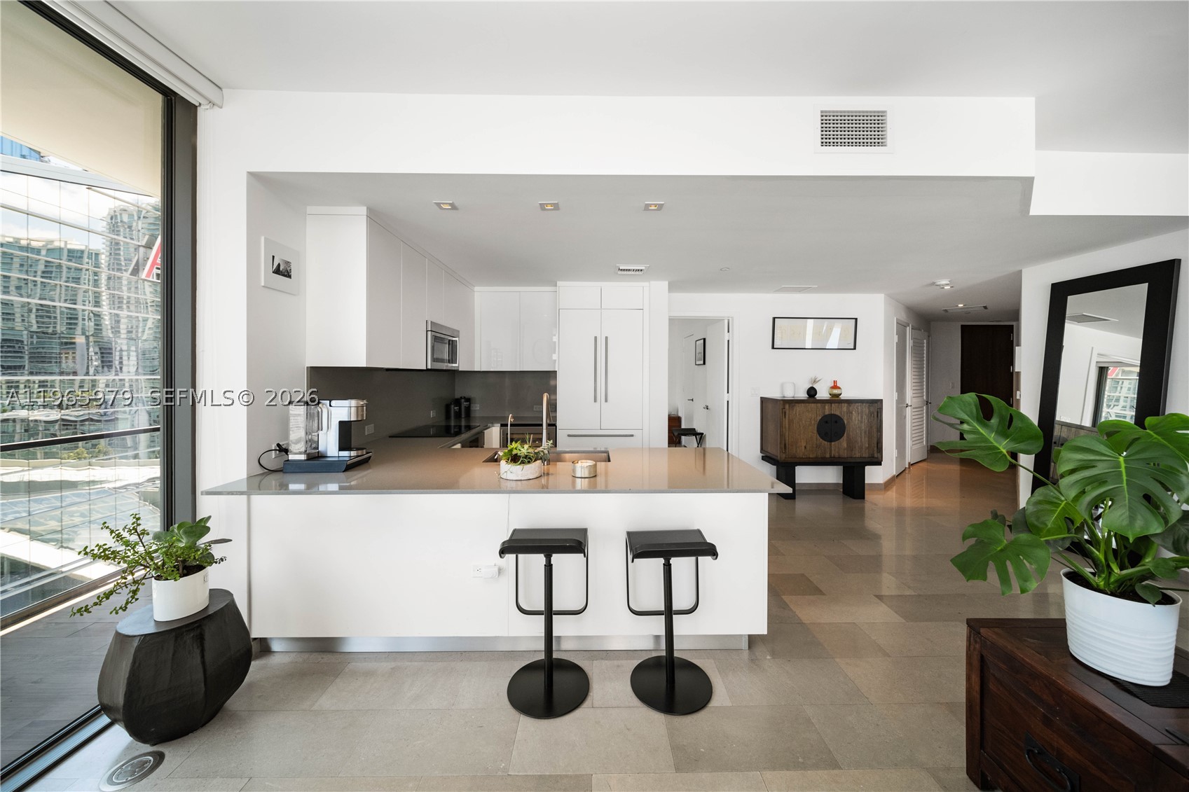 68 SE 6th St #1201, Miami FL 33131