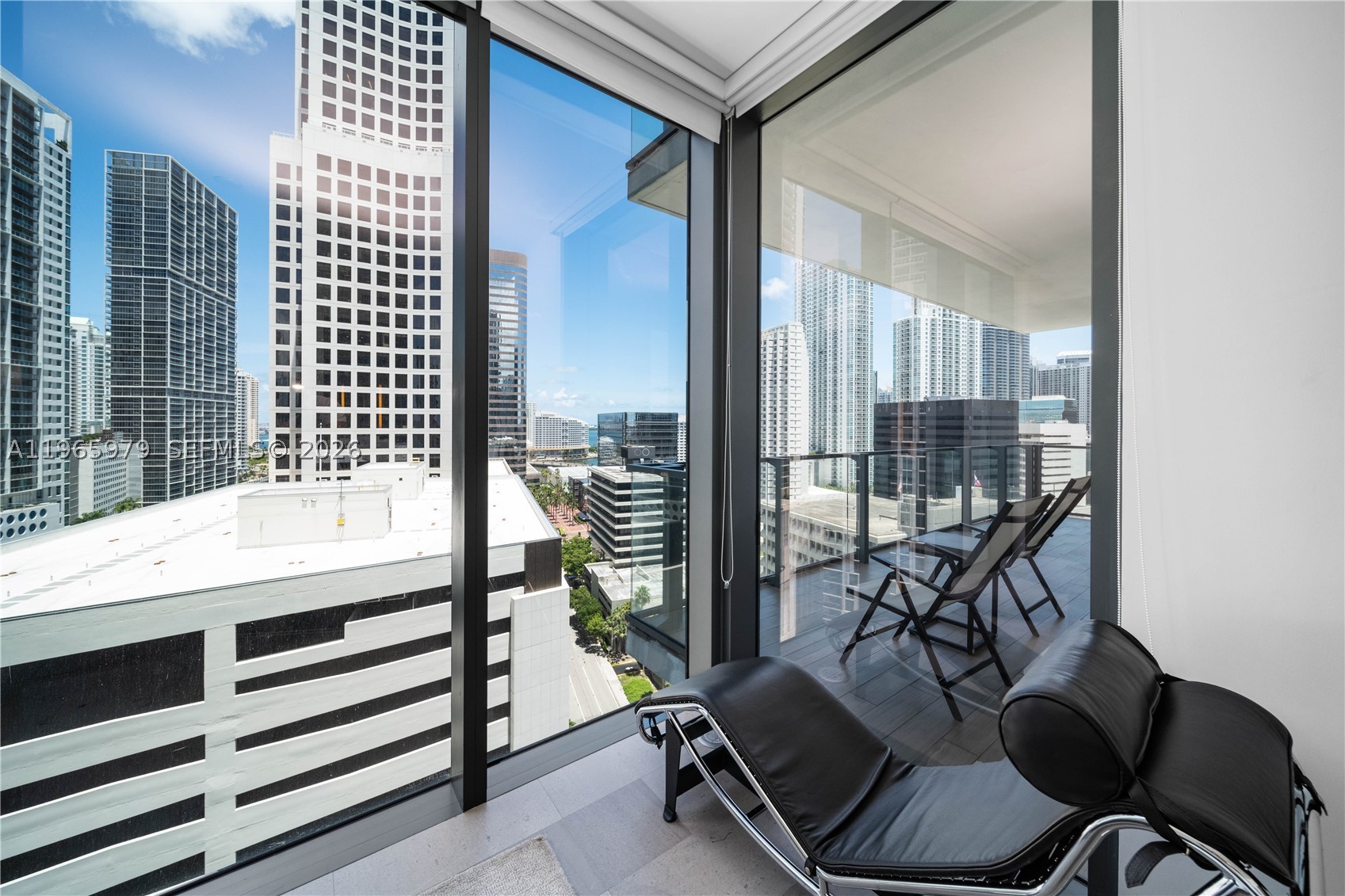 68 SE 6th St #1201, Miami FL 33131