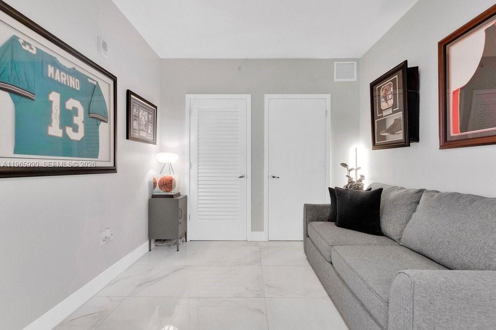 1010 Brickell Ave #4011, Miami FL 33131