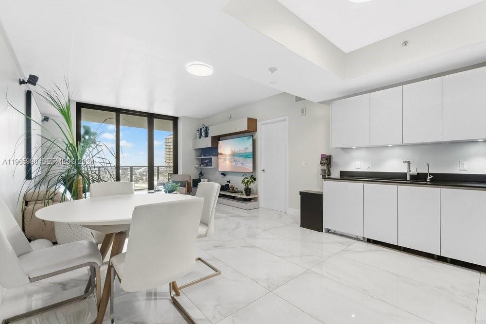 1010 Brickell Ave #4011, Miami FL 33131