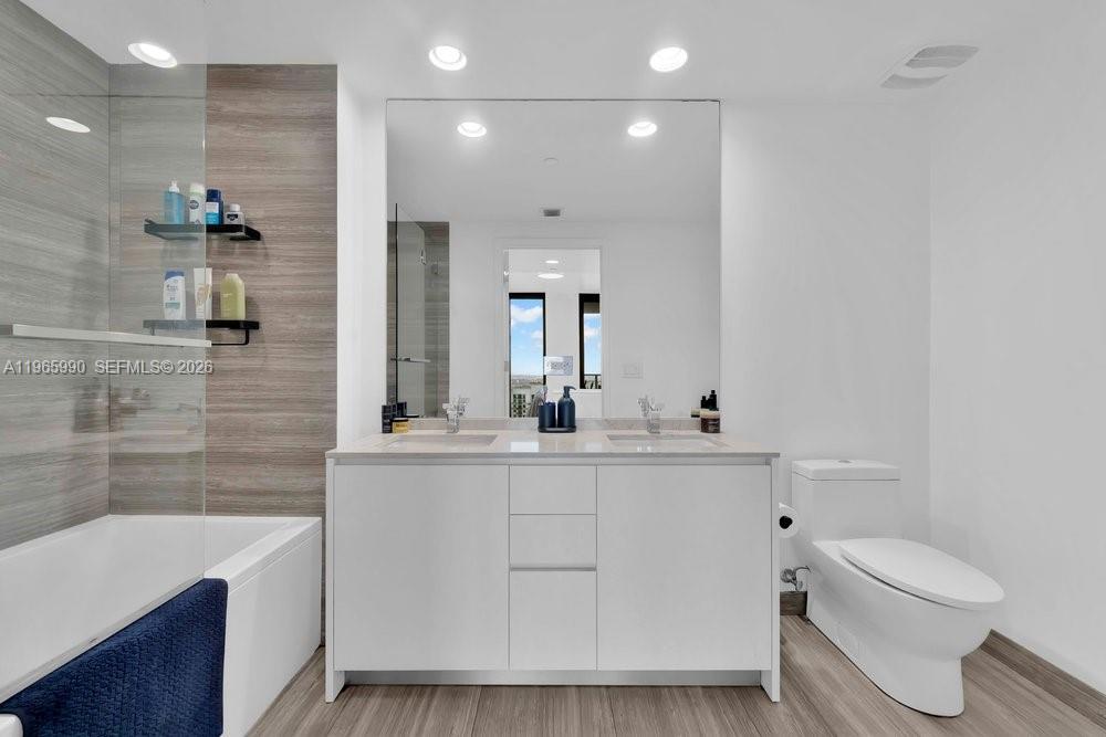 1010 Brickell Ave #4011, Miami FL 33131