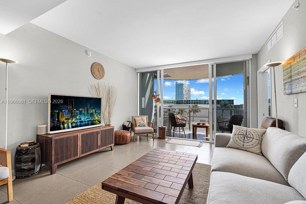 2155 Washington Ct #403, Miami Beach FL 33139