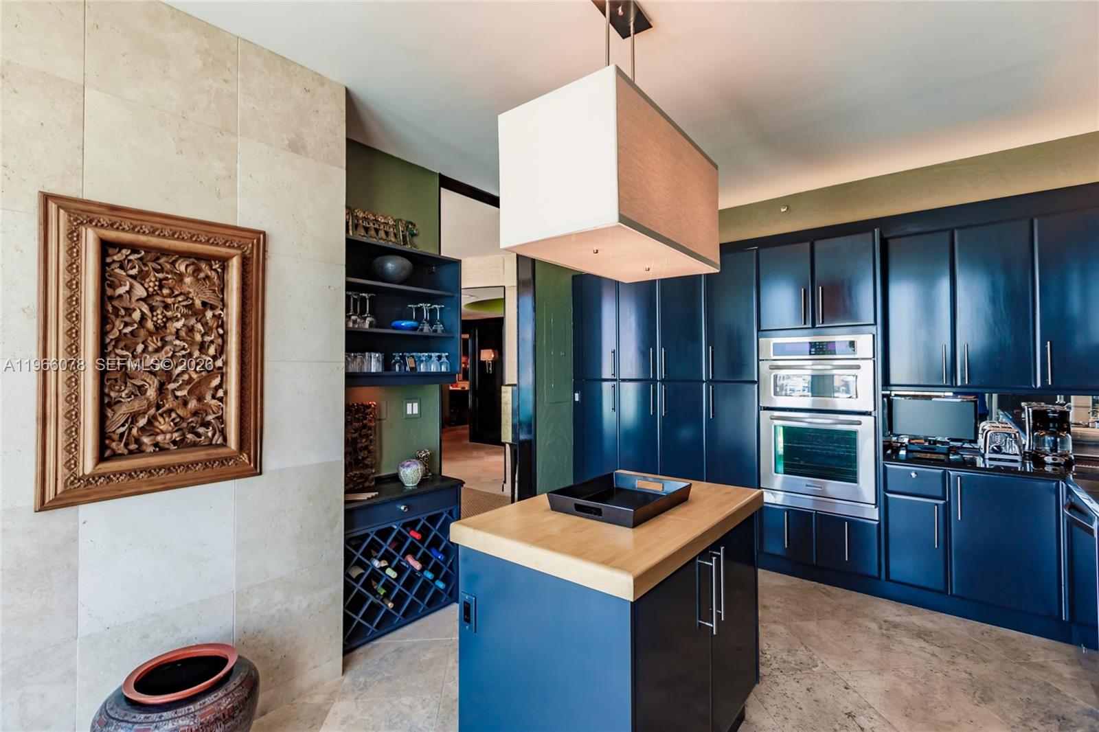 300 S Pointe Dr #1604, Miami Beach FL 33139