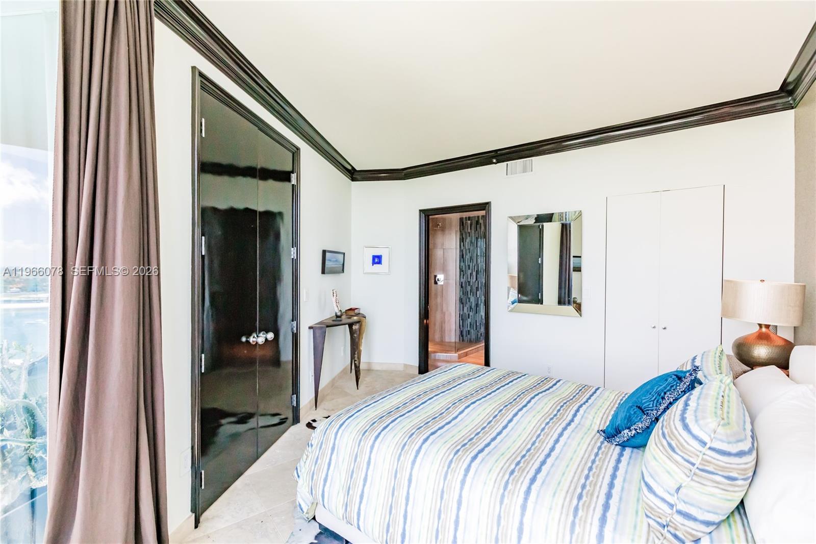 300 S Pointe Dr #1604, Miami Beach FL 33139
