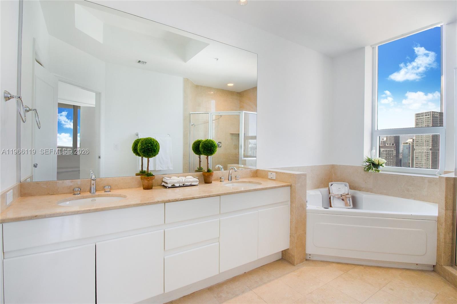 848 BRICKELL KEY DR #4306, Miami FL 33131