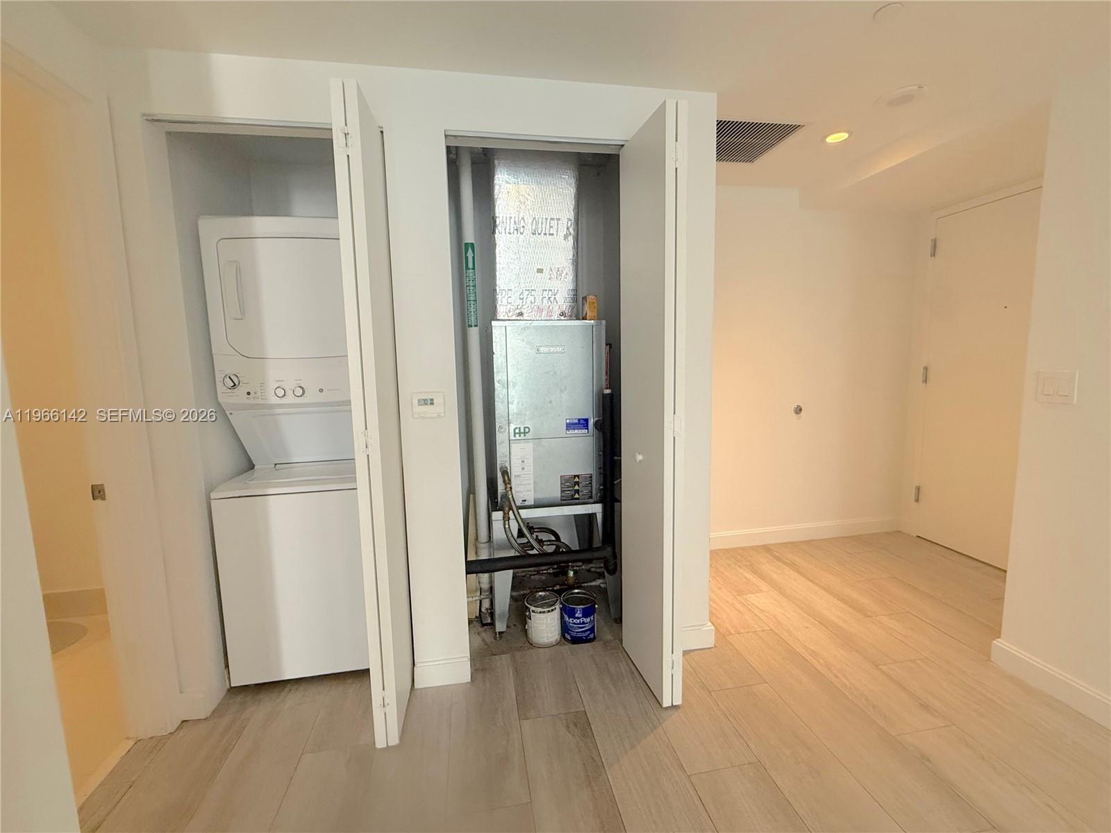 55 SW 9th St #1809, Miami FL 33130