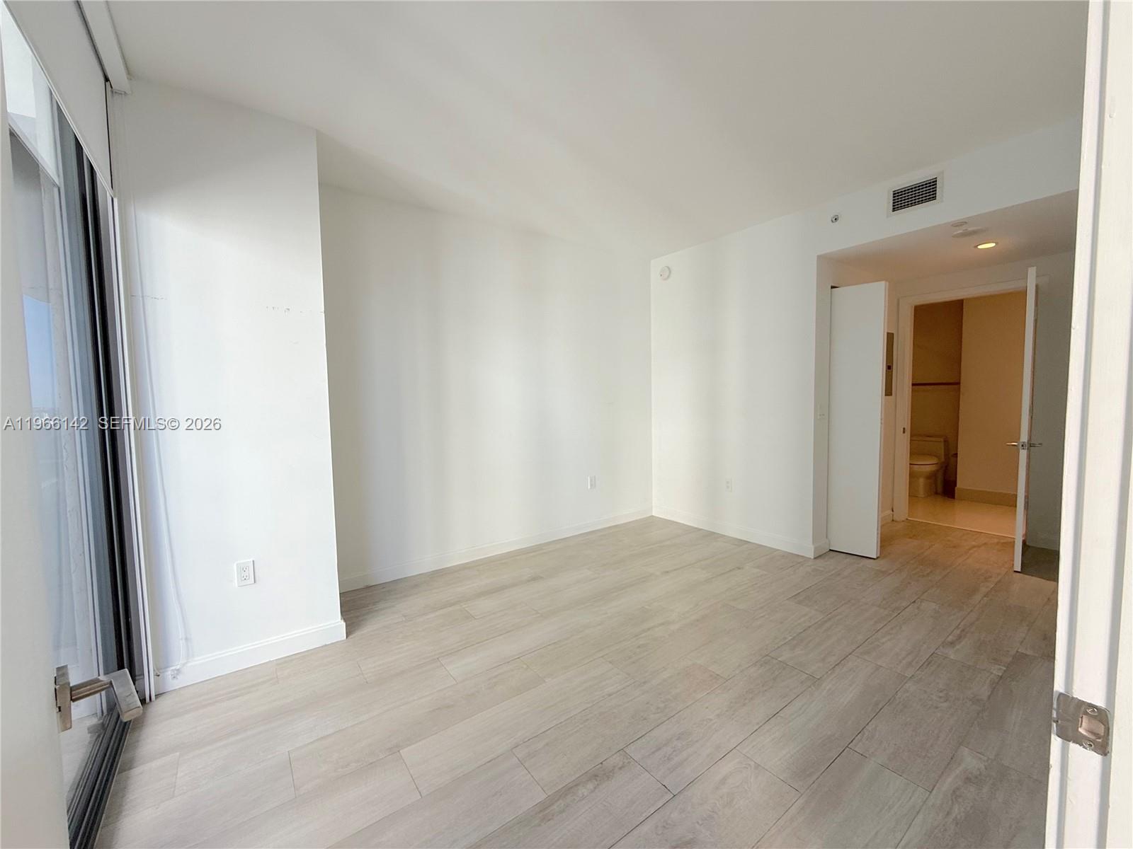 55 SW 9th St #1809, Miami FL 33130