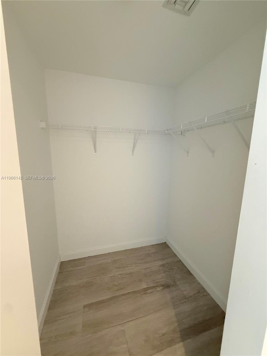 55 SW 9th St #1809, Miami FL 33130
