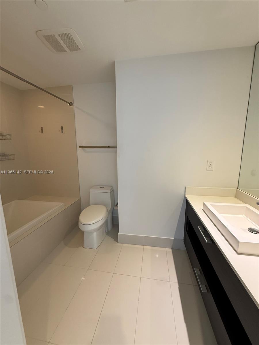 55 SW 9th St #1809, Miami FL 33130