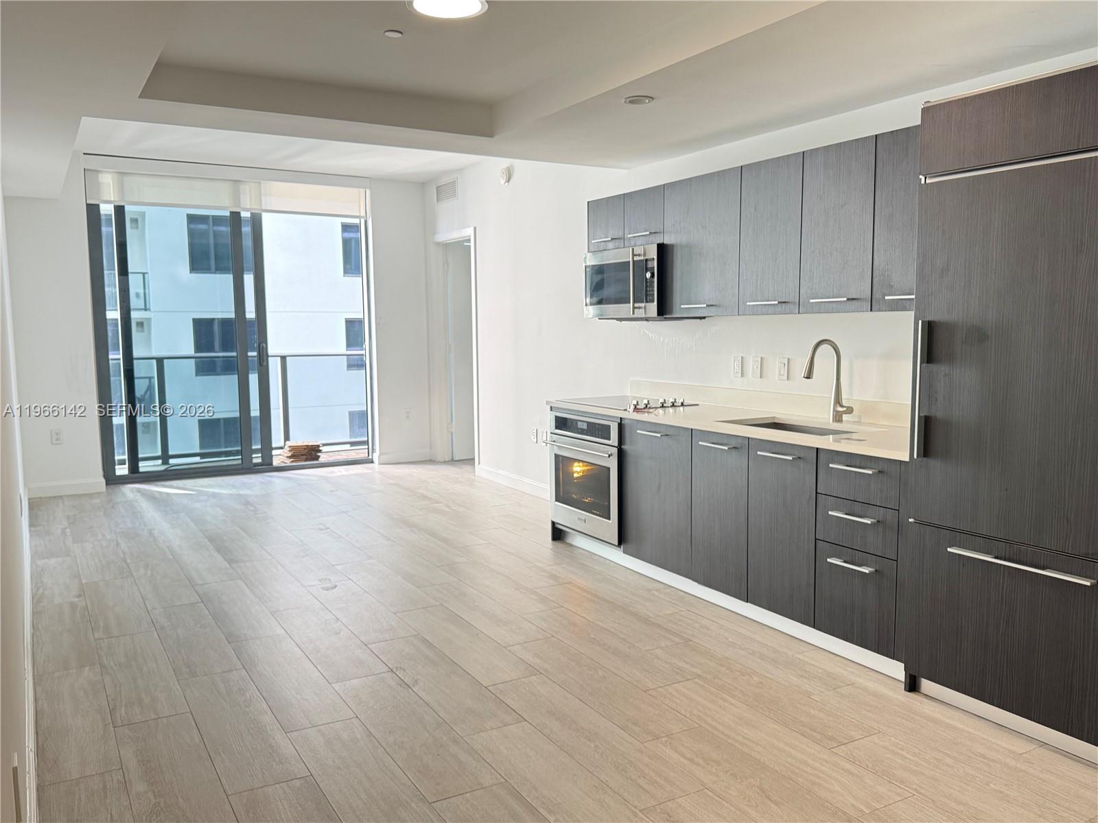 55 SW 9th St #1809, Miami FL 33130