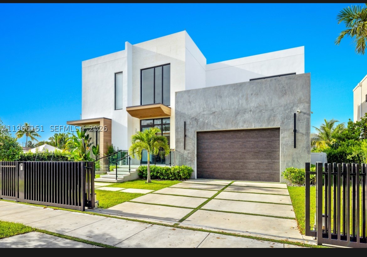 2050 S Hibiscus Dr, North Miami FL 33181