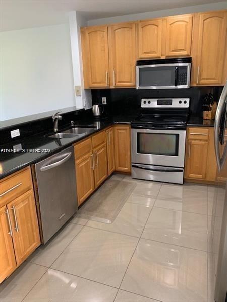 504 Woodgate Cir #C, Sunrise FL 33326
