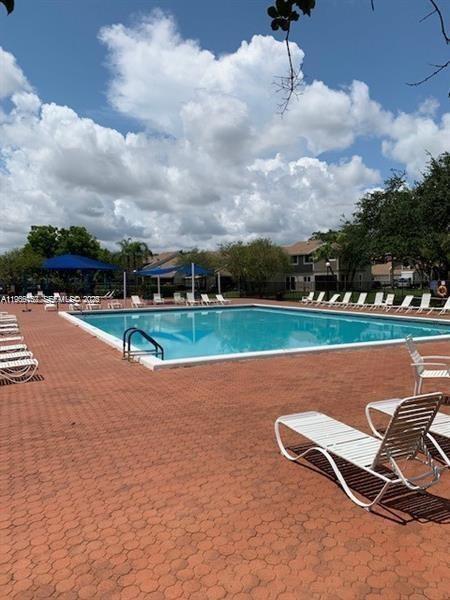 504 Woodgate Cir #C, Sunrise FL 33326