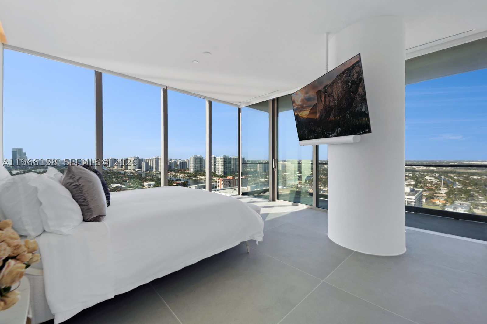 2000 S Ocean Dr #25B, Hallandale Beach FL 33009