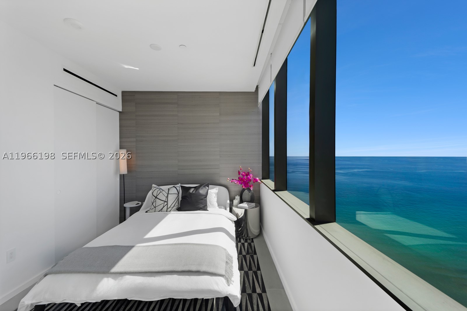 2000 S Ocean Dr #25B, Hallandale Beach FL 33009