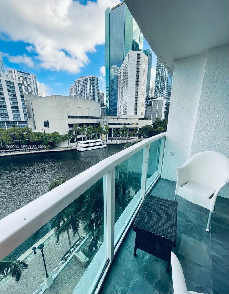 31 SE 5th St #601, Miami FL 33131