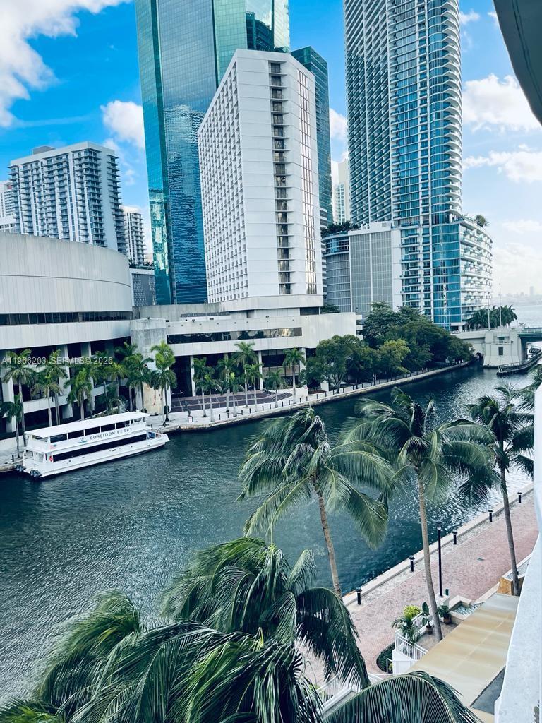 31 SE 5th St #601, Miami FL 33131