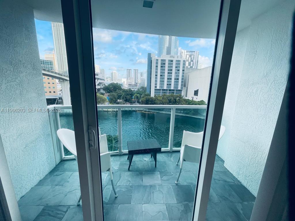31 SE 5th St #601, Miami FL 33131