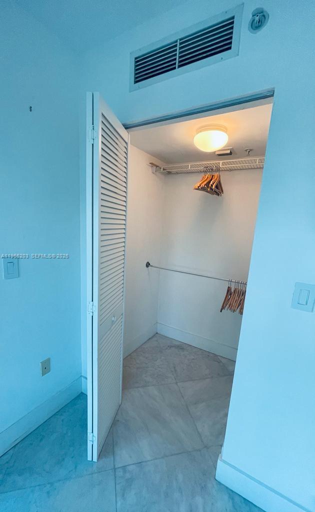 31 SE 5th St #601, Miami FL 33131